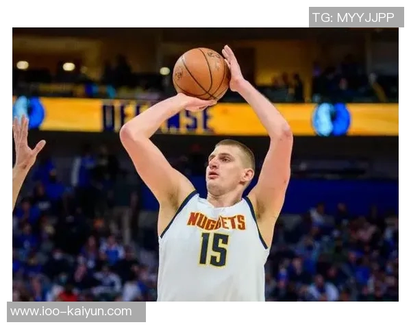 媒体人称库里背靠背对决约基奇和杨瀚森展现惊人实力令人畏惧 媒体人称库里背靠背对决约基奇和杨瀚森展现惊人实力令人畏惧