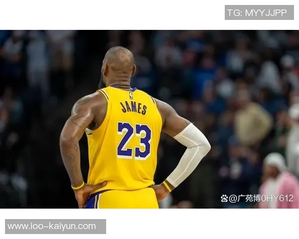 骑士主场迎战湖人詹姆斯穿海军蓝经典球衣致敬青春岁月 骑士主场迎战湖人詹姆斯穿海军蓝经典球衣致敬青春岁月