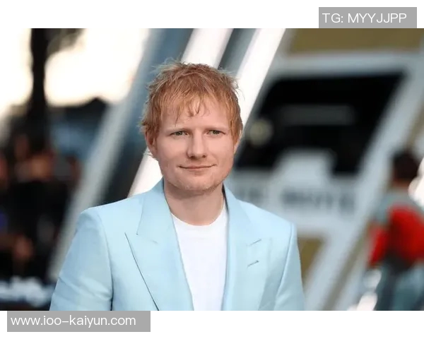 黄老板分享8岁与34岁穿巴萨球衣对比照引发粉丝热议